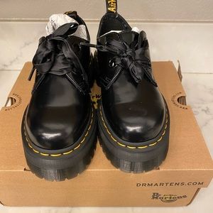 Dr. Martens Holly